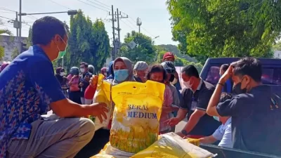 Bulog Jatim Pastikan Harga Beras Stabil